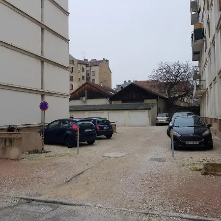 Jolie Au Coeur De * Dijon